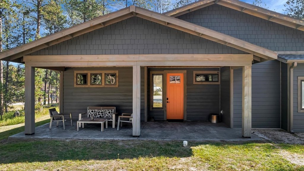 Custer, South Dakota, 57730, United States, 2 Bedrooms Bedrooms, ,2 BathroomsBathrooms,Residential,Forsale,1962260