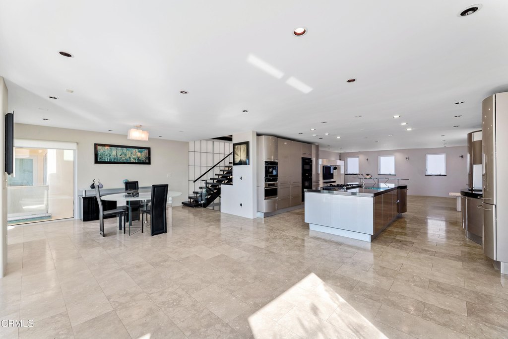 Oxnard, California, 93035, United States, 4 Bedrooms Bedrooms, ,4.5 BathroomsBathrooms,Residential,Forsale,1985940