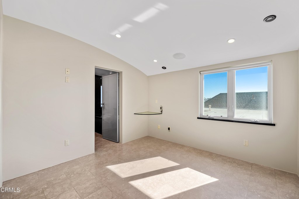 Oxnard, California, 93035, United States, 4 Bedrooms Bedrooms, ,4.5 BathroomsBathrooms,Residential,Forsale,1985940