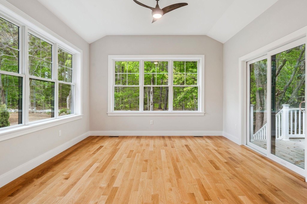 Kittery, Maine, 03905, United States, 4 Bedrooms Bedrooms, ,2.5 BathroomsBathrooms,Residential,Forsale,2002410