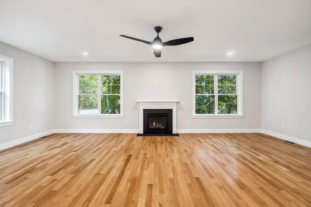 Kittery, Maine, 03905, United States, 4 Bedrooms Bedrooms, ,2.5 BathroomsBathrooms,Residential,Forsale,2002410