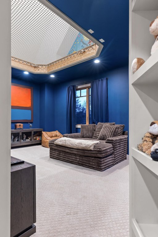 Signal Mountain, Tennessee, 37377, United States, 5 Bedrooms Bedrooms, ,5.5 BathroomsBathrooms,Residential,Forsale,1995324