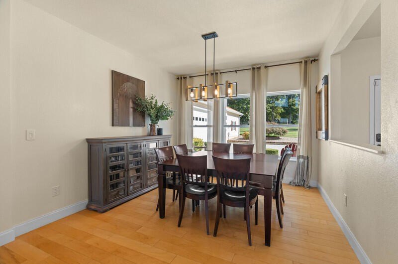 Dandridge, Tennessee, 37725, United States, 5 Bedrooms Bedrooms, ,4.5 BathroomsBathrooms,Residential,Forsale,1962203