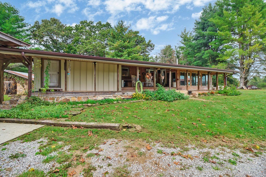 Allardt, Tennessee, 38504, United States, 2 Bedrooms Bedrooms, ,2 BathroomsBathrooms,Residential,Forsale,1953791