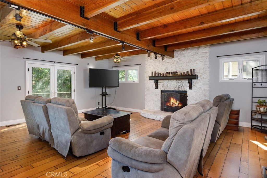 Crestline, California, 92325, United States, 5 Bedrooms Bedrooms, ,4 BathroomsBathrooms,Residential,Forsale,1971046