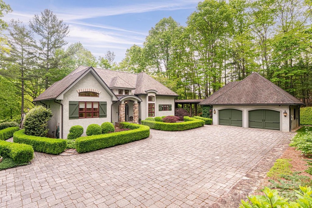 Arden, North Carolina, 28704, United States, 3 Bedrooms Bedrooms, ,2.5 BathroomsBathrooms,Residential,Forsale,1985991