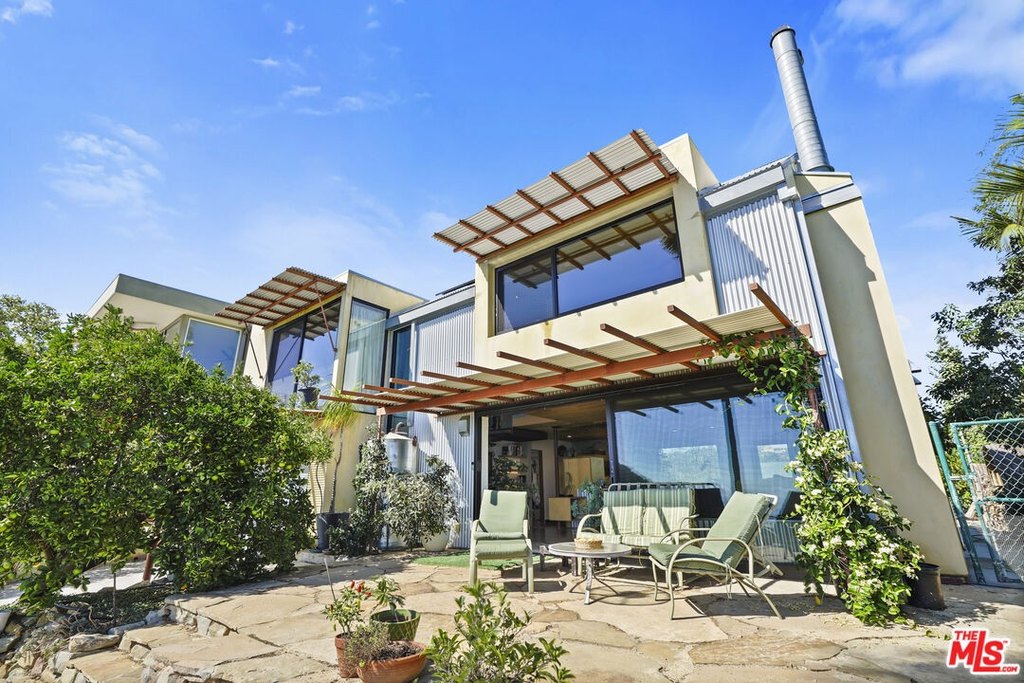 Malibu, California, 90265, United States, 3 Bedrooms Bedrooms, ,2.5 BathroomsBathrooms,Residential,Forsale,2001436