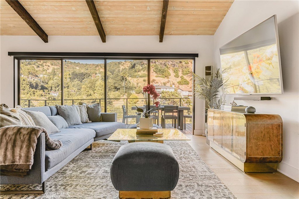 Los Angeles, California, 90046, United States, 3 Bedrooms Bedrooms, ,2 BathroomsBathrooms,Residential,Forsale,1985943