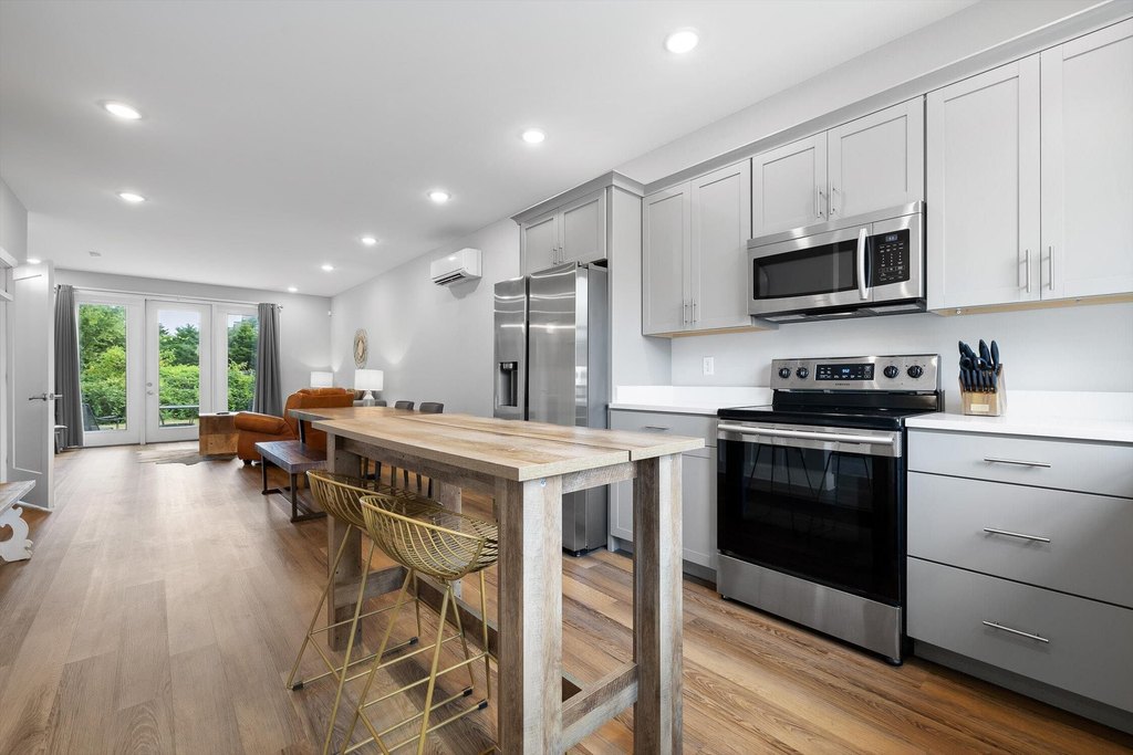 Chattanooga, Tennessee, 37408, United States, 3 Bedrooms Bedrooms, ,2.5 BathroomsBathrooms,Residential,Forsale,1995341