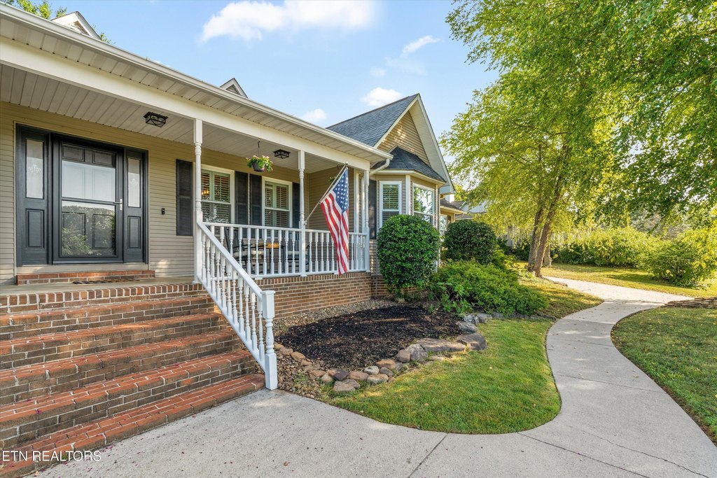 Maryville, Tennessee, 37803, United States, 3 Bedrooms Bedrooms, ,2 BathroomsBathrooms,Residential,Forsale,1952843