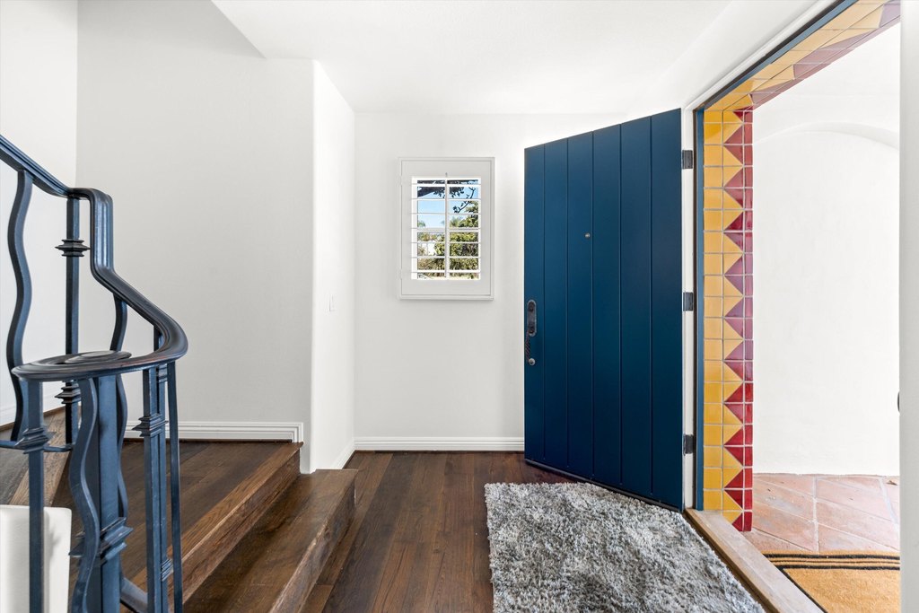 SANTA BARBARA, California, 93101, United States, 2 Bedrooms Bedrooms, ,2.5 BathroomsBathrooms,Residential,Forsale,2004320