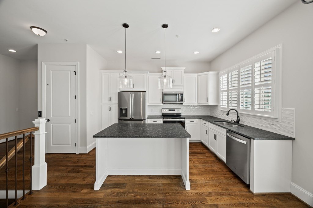 Cookeville, Tennessee, 38501, United States, 3 Bedrooms Bedrooms, ,3 BathroomsBathrooms,Residential,Forsale,1968519