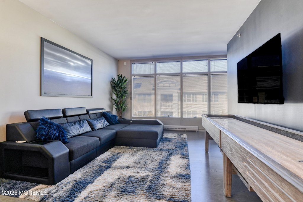 Long Branch, New Jersey, 07740, United States, 1 Bedroom Bedrooms, ,1 BathroomBathrooms,Residential,Forsale,1984571