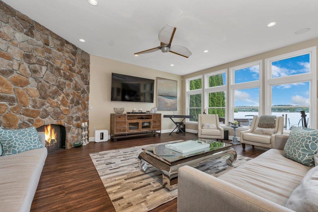 Laconia, New Hampshire, 03246, United States, 5 Bedrooms Bedrooms, ,3 BathroomsBathrooms,Residential,Forsale,1893890