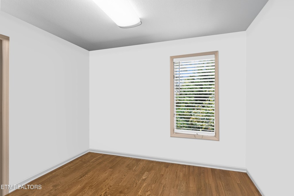 Loudon, Tennessee, 37774, United States, 4 Bedrooms Bedrooms, ,3 BathroomsBathrooms,Residential,Forsale,1971863