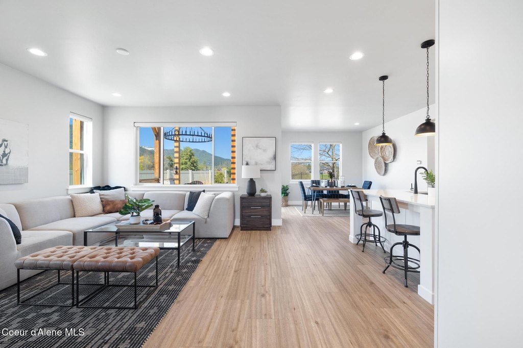 Sandpoint, Idaho, 83864, United States, 4 Bedrooms Bedrooms, ,3.5 BathroomsBathrooms,Residential,Forsale,1946357