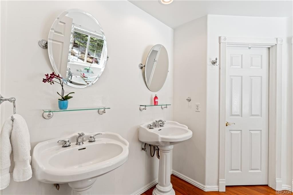 Lake Arrowhead, California, 92317, United States, 4 Bedrooms Bedrooms, ,4 BathroomsBathrooms,Residential,Forsale,1886288