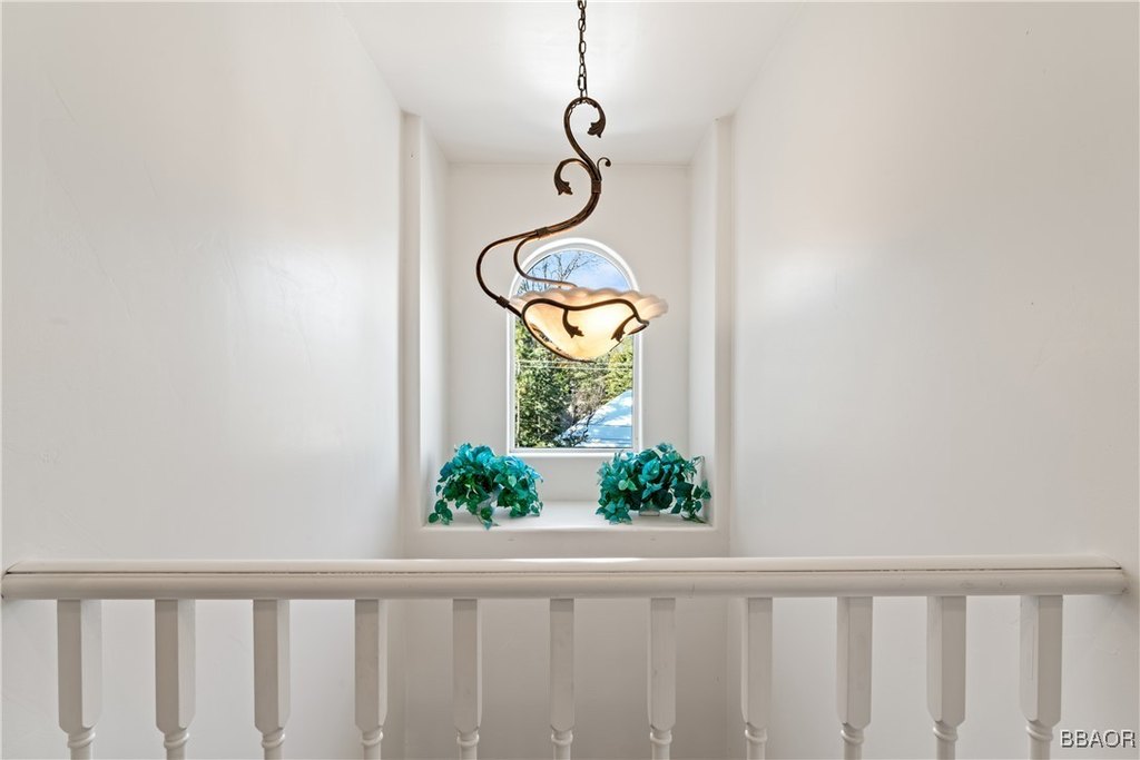 Lake Arrowhead, California, 92317, United States, 4 Bedrooms Bedrooms, ,4 BathroomsBathrooms,Residential,Forsale,1886288