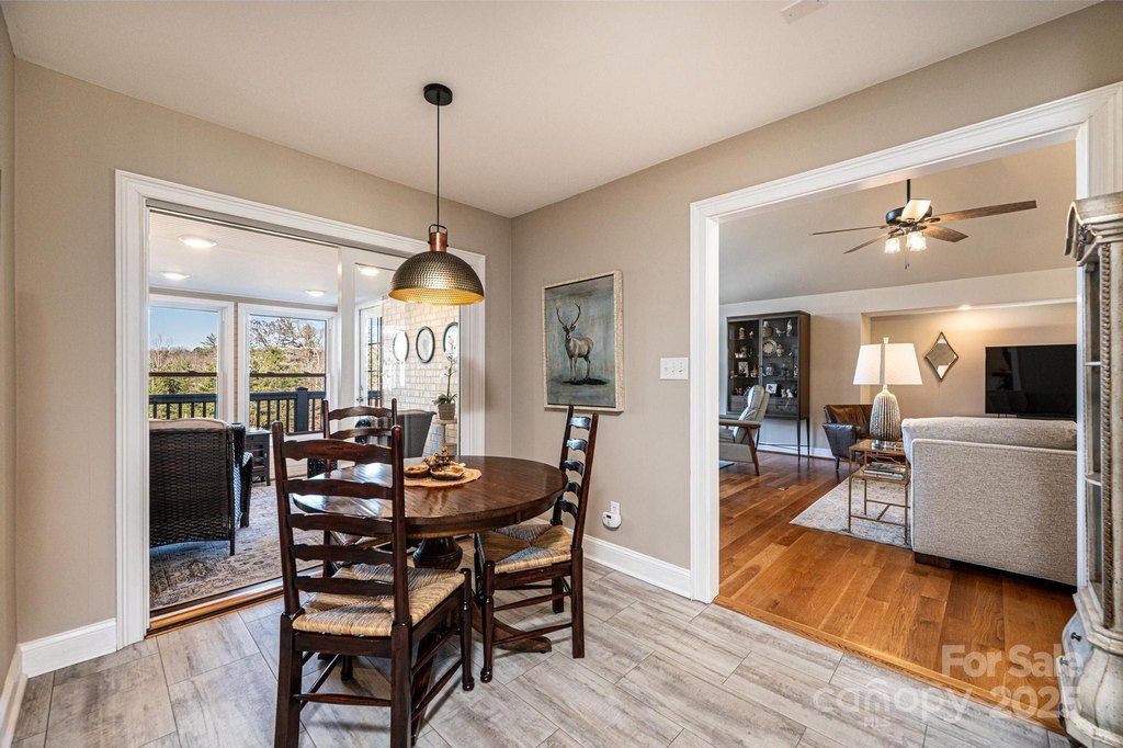 Hickory, North Carolina, 28601, United States, 3 Bedrooms Bedrooms, ,2 BathroomsBathrooms,Residential,Forsale,2014455