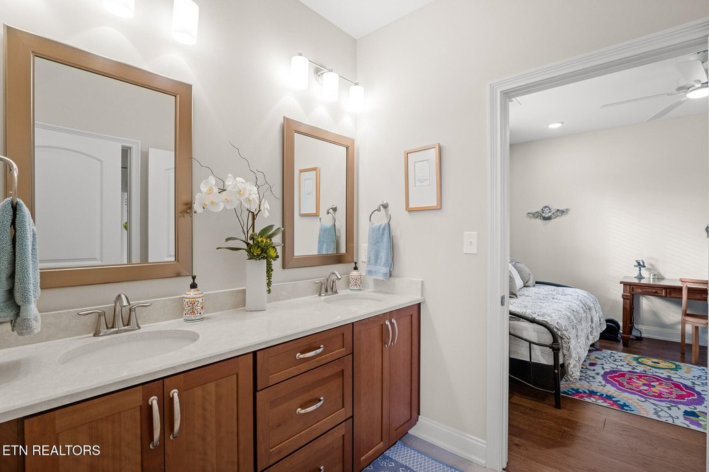 Loudon, Tennessee, 37774, United States, 3 Bedrooms Bedrooms, ,2.5 BathroomsBathrooms,Residential,Forsale,2012690