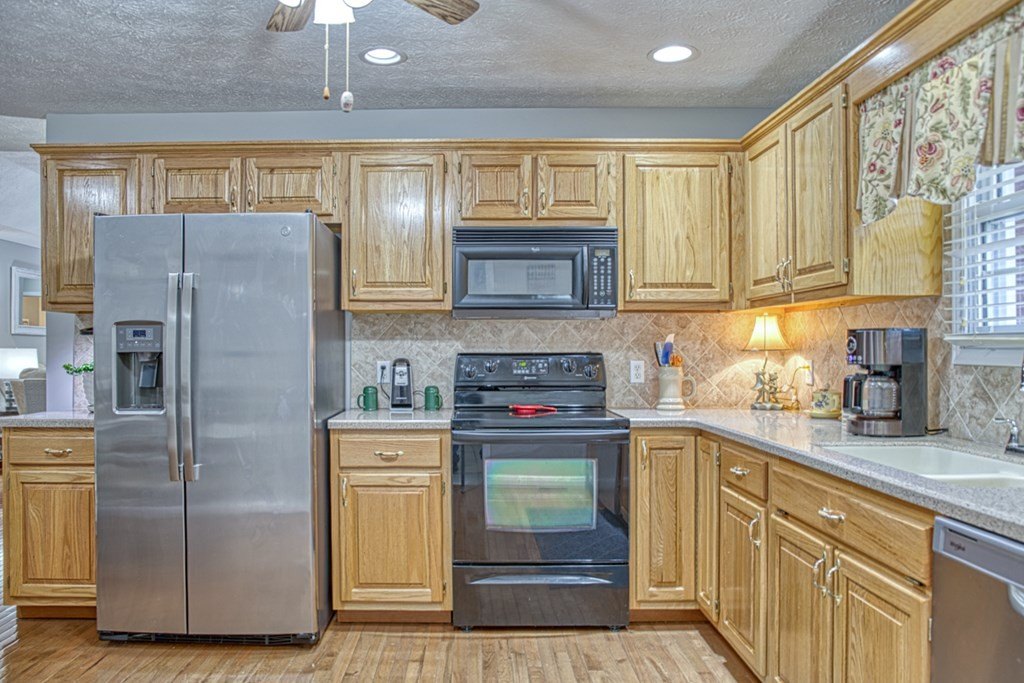 Cookeville, Tennessee, 38506, United States, 3 Bedrooms Bedrooms, ,2 BathroomsBathrooms,Residential,Forsale,2010951