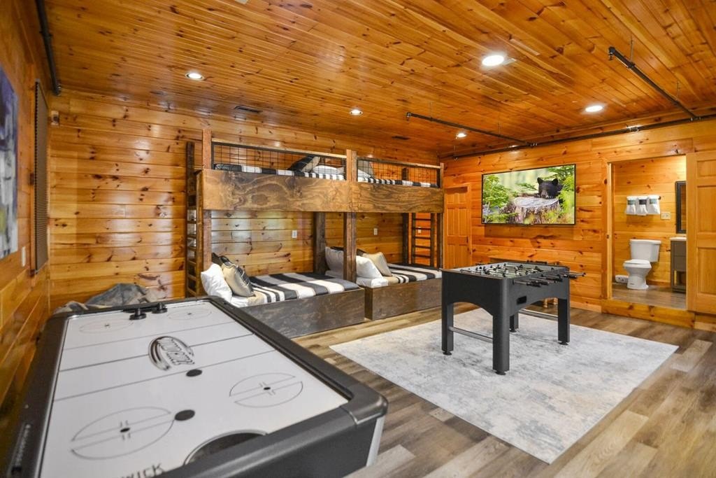 Sevierville, Tennessee, 37862, United States, 3 Bedrooms Bedrooms, ,6.5 BathroomsBathrooms,Residential,Forsale,2011936