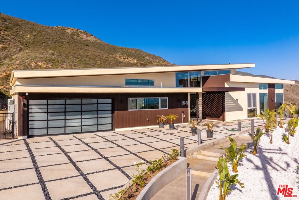 Malibu, California, 90265, United States, 3 Bedrooms Bedrooms, ,3 BathroomsBathrooms,Residential,Forsale,1985955