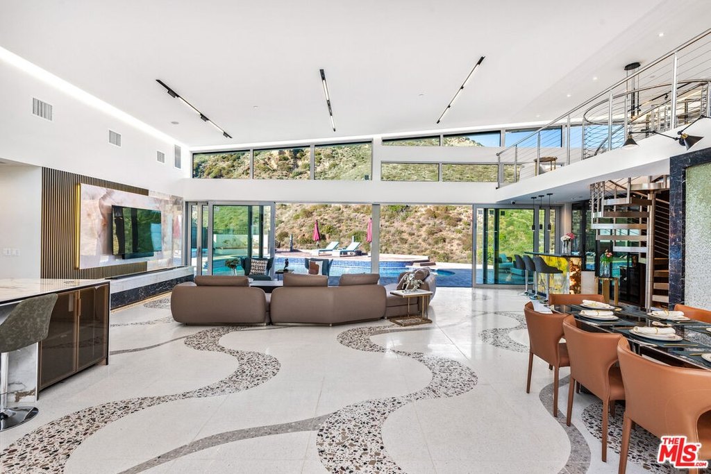 Malibu, California, 90265, United States, 3 Bedrooms Bedrooms, ,3 BathroomsBathrooms,Residential,Forsale,1985955