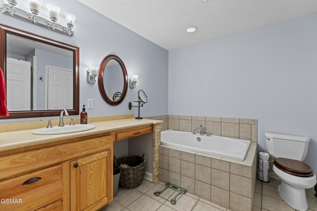 Baneberry, Tennessee, 37890, United States, 3 Bedrooms Bedrooms, ,2.5 BathroomsBathrooms,Residential,Forsale,1999467