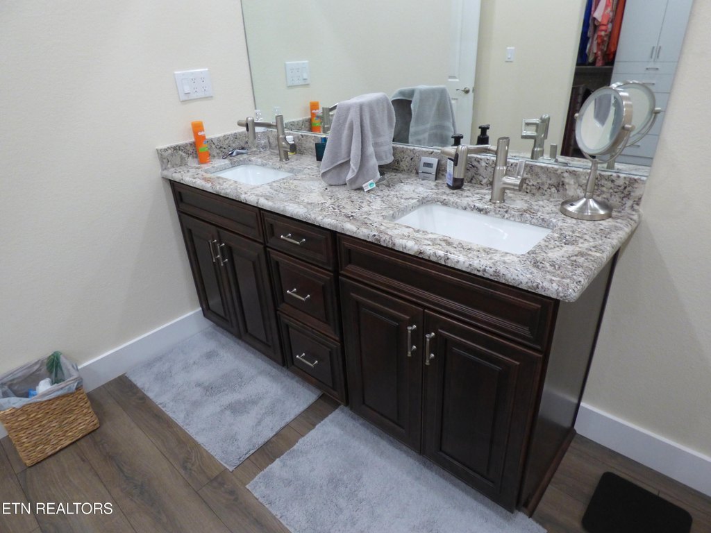 Crossville, Tennessee, 38572, United States, 2 Bedrooms Bedrooms, ,2.5 BathroomsBathrooms,Residential,Forsale,1996593