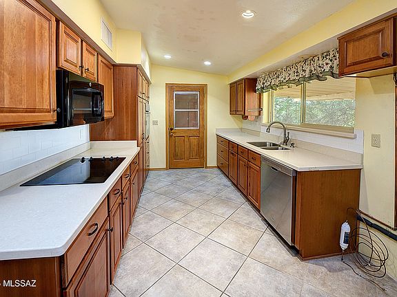 Tucson, Arizona, 85718, United States, 4 Bedrooms Bedrooms, ,2 BathroomsBathrooms,Residential,Forsale,1963537