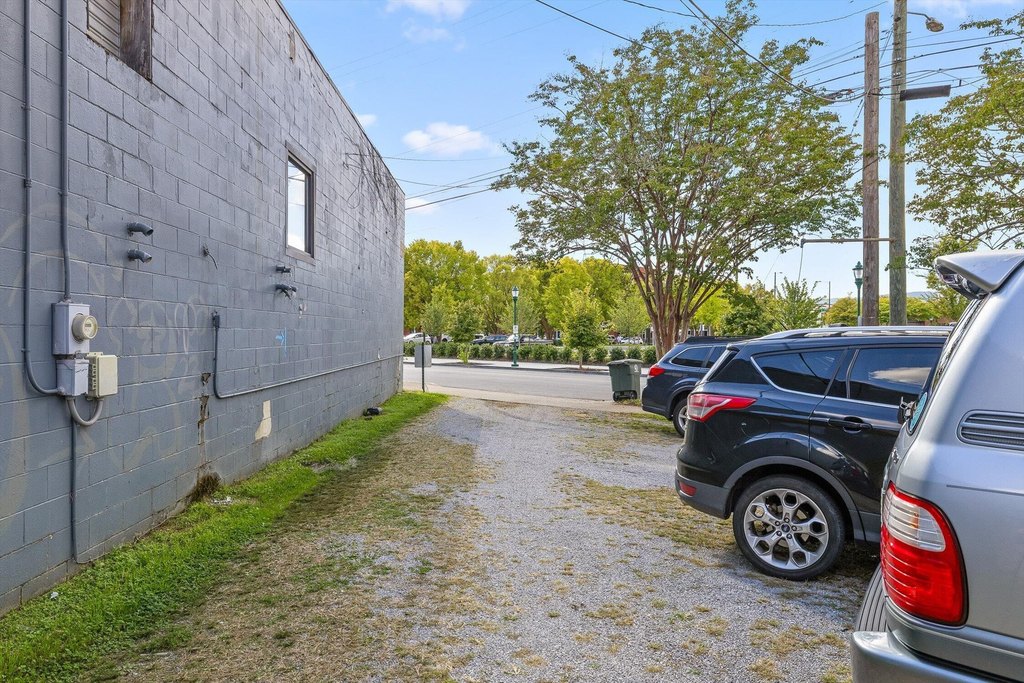 Chattanooga, Tennessee, 37402, United States, 4 Bedrooms Bedrooms, ,4.5 BathroomsBathrooms,Residential,Forsale,2011235