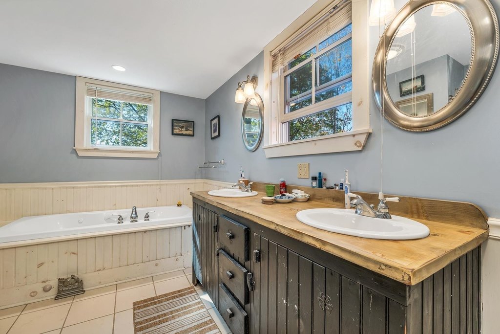 Wolfeboro, New Hampshire, 03894, United States, 3 Bedrooms Bedrooms, ,3 BathroomsBathrooms,Residential,Forsale,2004716