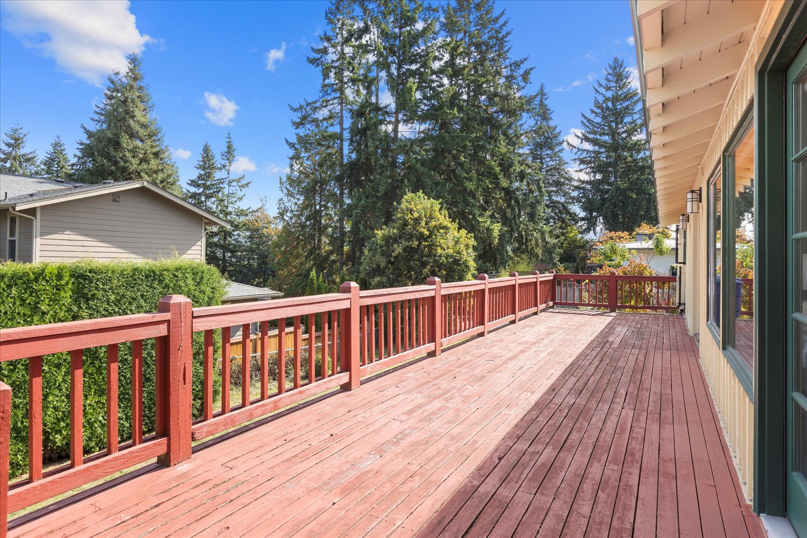 Bellevue, Washington, 98005, United States, 5 Bedrooms Bedrooms, ,1.5 BathroomsBathrooms,Residential,Forsale,1965895