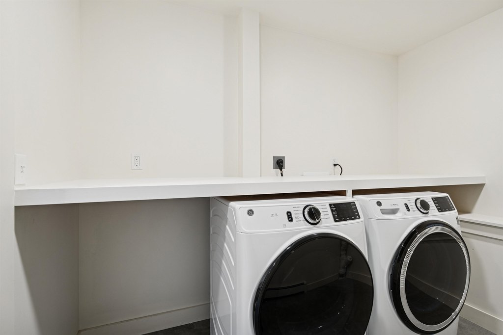 Woodstock, Vermont, 05091, United States, 3 Bedrooms Bedrooms, ,3.5 BathroomsBathrooms,Residential,Forsale,2004852