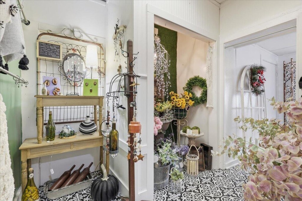 Dandridge, Tennessee, 37725, United States, ,Commercial,Forsale,1988738