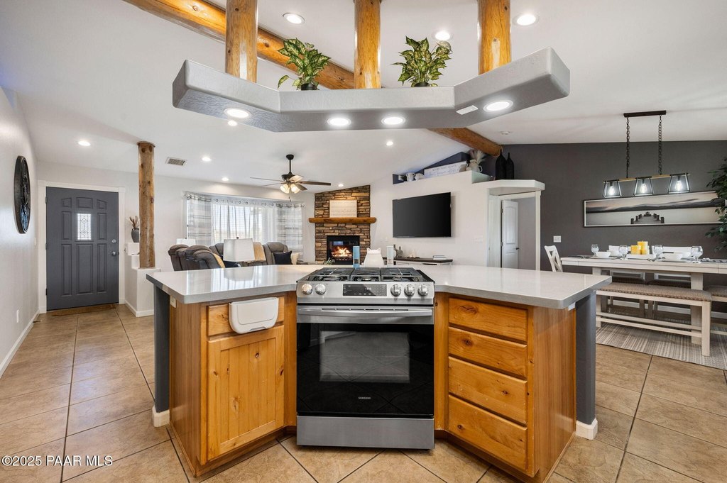 Chino Valley, Arizona, 86323, United States, 5 Bedrooms Bedrooms, ,2 BathroomsBathrooms,Residential,Forsale,1968231