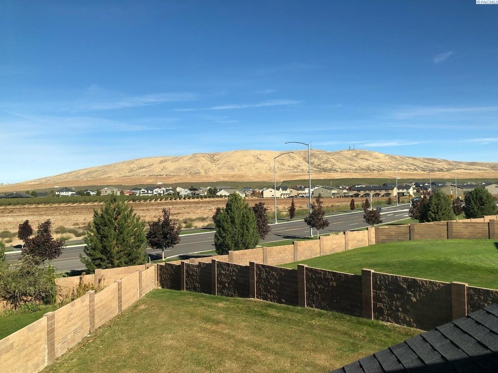 Richland, Washington, 99352, United States, 4 Bedrooms Bedrooms, ,2.5 BathroomsBathrooms,Residential,Forsale,1990696