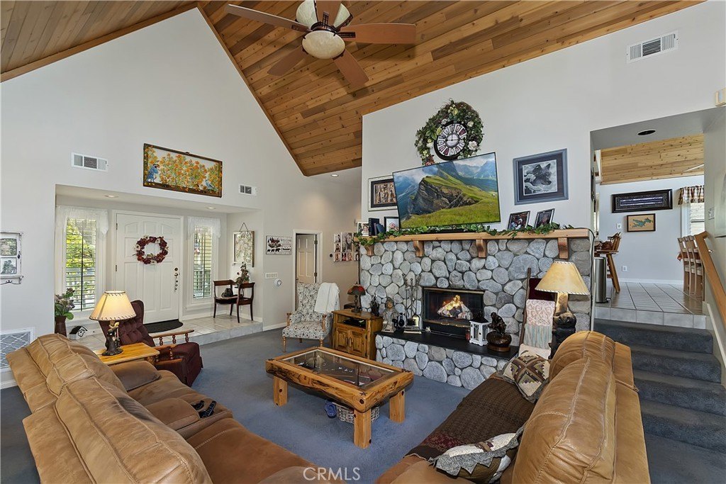 Lake Arrowhead, California, 92352, United States, 3 Bedrooms Bedrooms, ,2.5 BathroomsBathrooms,Residential,Forsale,2004863