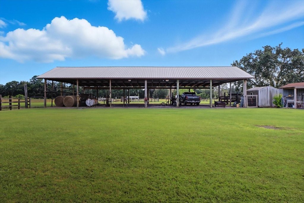 MORRISTON, Florida, 32668, United States, 4 Bedrooms Bedrooms, ,4.5 BathroomsBathrooms,Residential,Forsale,1994129