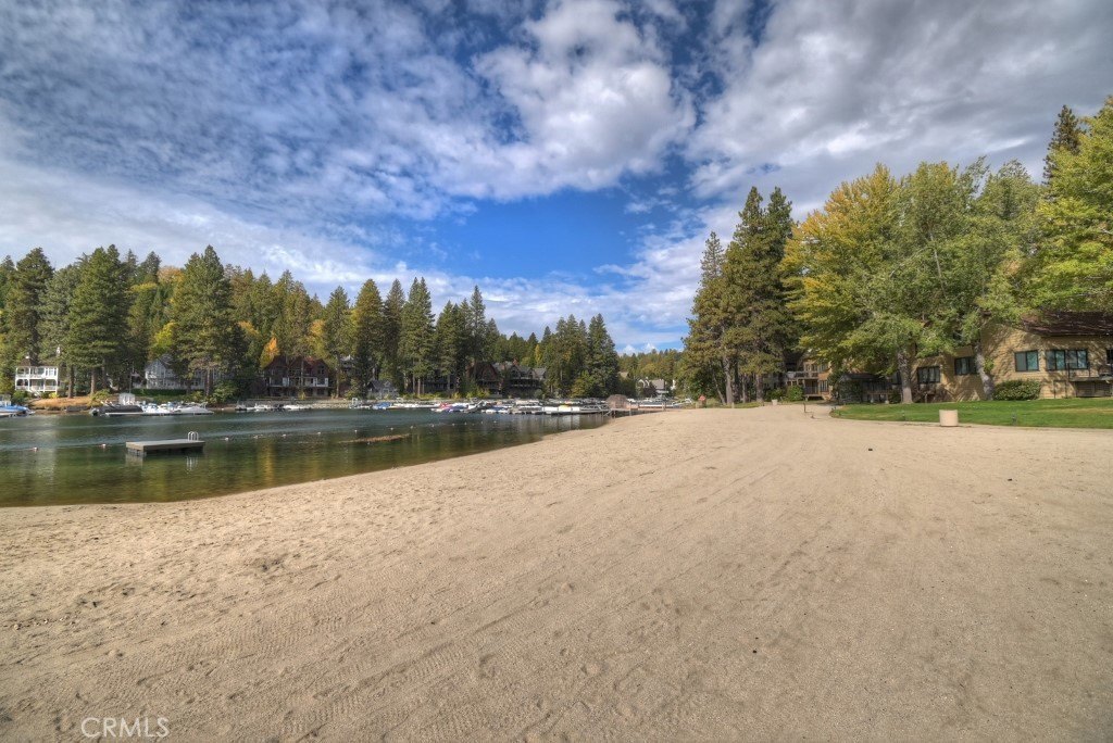 Lake Arrowhead, California, 92352, United States, 3 Bedrooms Bedrooms, ,2 BathroomsBathrooms,Residential,Forsale,2013215