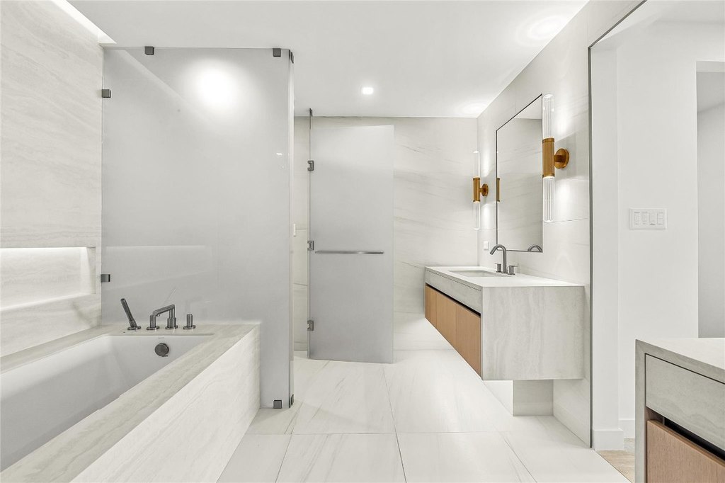 Pompano Beach, Florida, 33062, United States, 2 Bedrooms Bedrooms, ,2.5 BathroomsBathrooms,Residential,Forsale,2011543