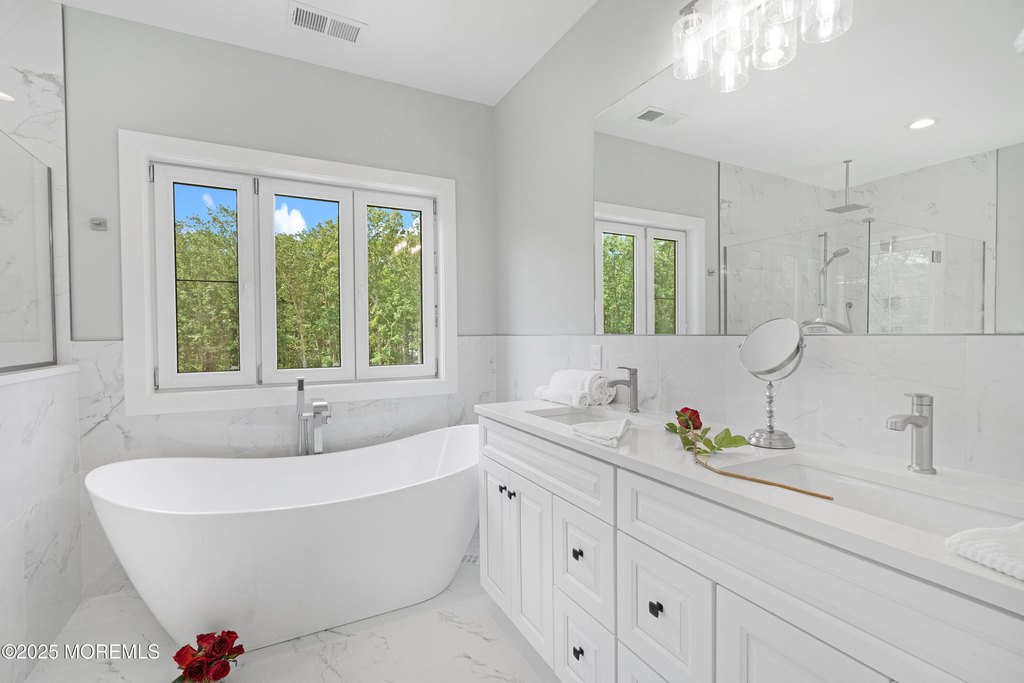 Howell, New Jersey, 07731, United States, 6 Bedrooms Bedrooms, ,5.5 BathroomsBathrooms,Residential,Forsale,1984568