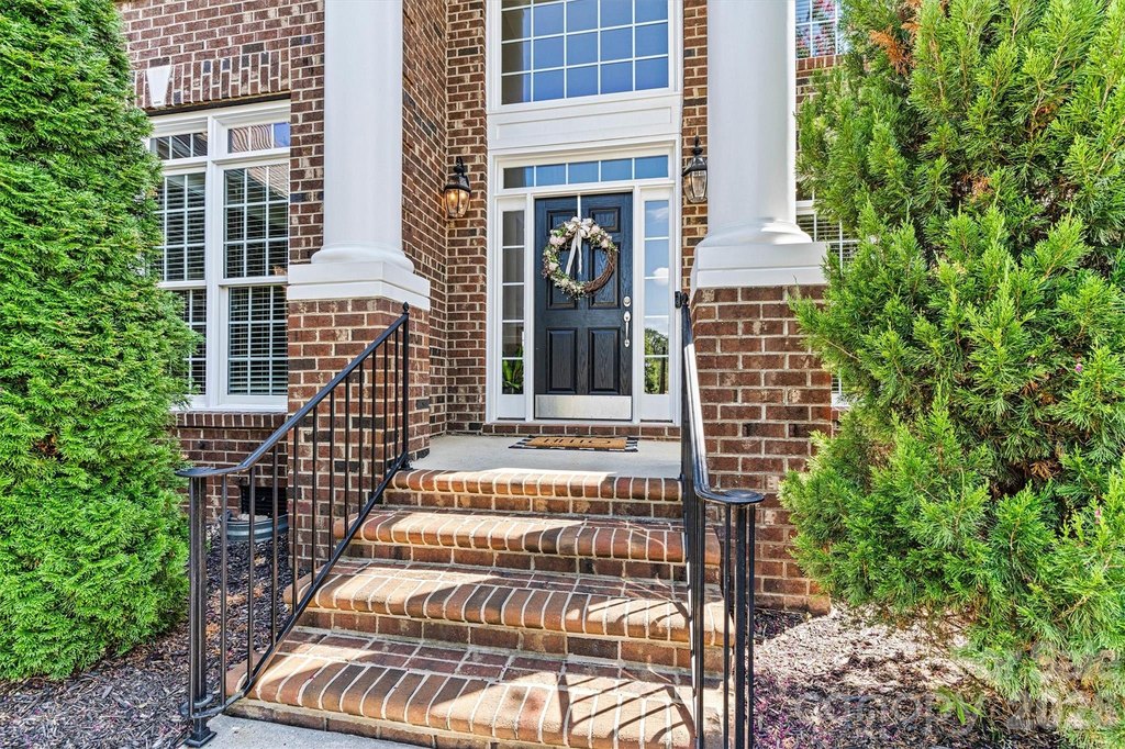 Denver, North Carolina, 28037, United States, 6 Bedrooms Bedrooms, ,5 BathroomsBathrooms,Residential,Forsale,2004076