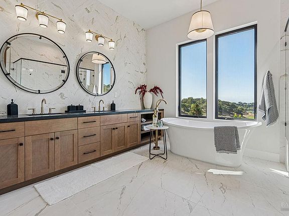 Santa Rosa, California, 95403, United States, 4 Bedrooms Bedrooms, ,4 BathroomsBathrooms,Residential,Forsale,1985927