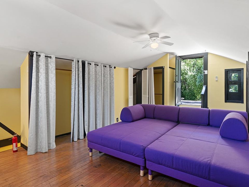 San Anselmo, California, 94960, United States, 2 Bedrooms Bedrooms, ,2 BathroomsBathrooms,Residential,Forsale,1985926