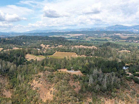 Healdsburg, California, 95448, United States, 3 Bedrooms Bedrooms, ,2 BathroomsBathrooms,Residential,Forsale,1985931