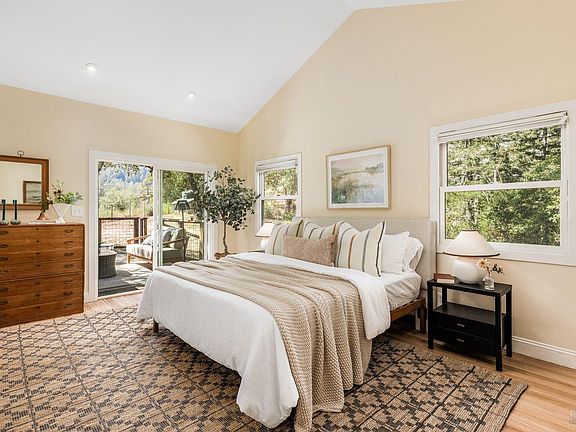 Healdsburg, California, 95448, United States, 3 Bedrooms Bedrooms, ,2 BathroomsBathrooms,Residential,Forsale,1985931