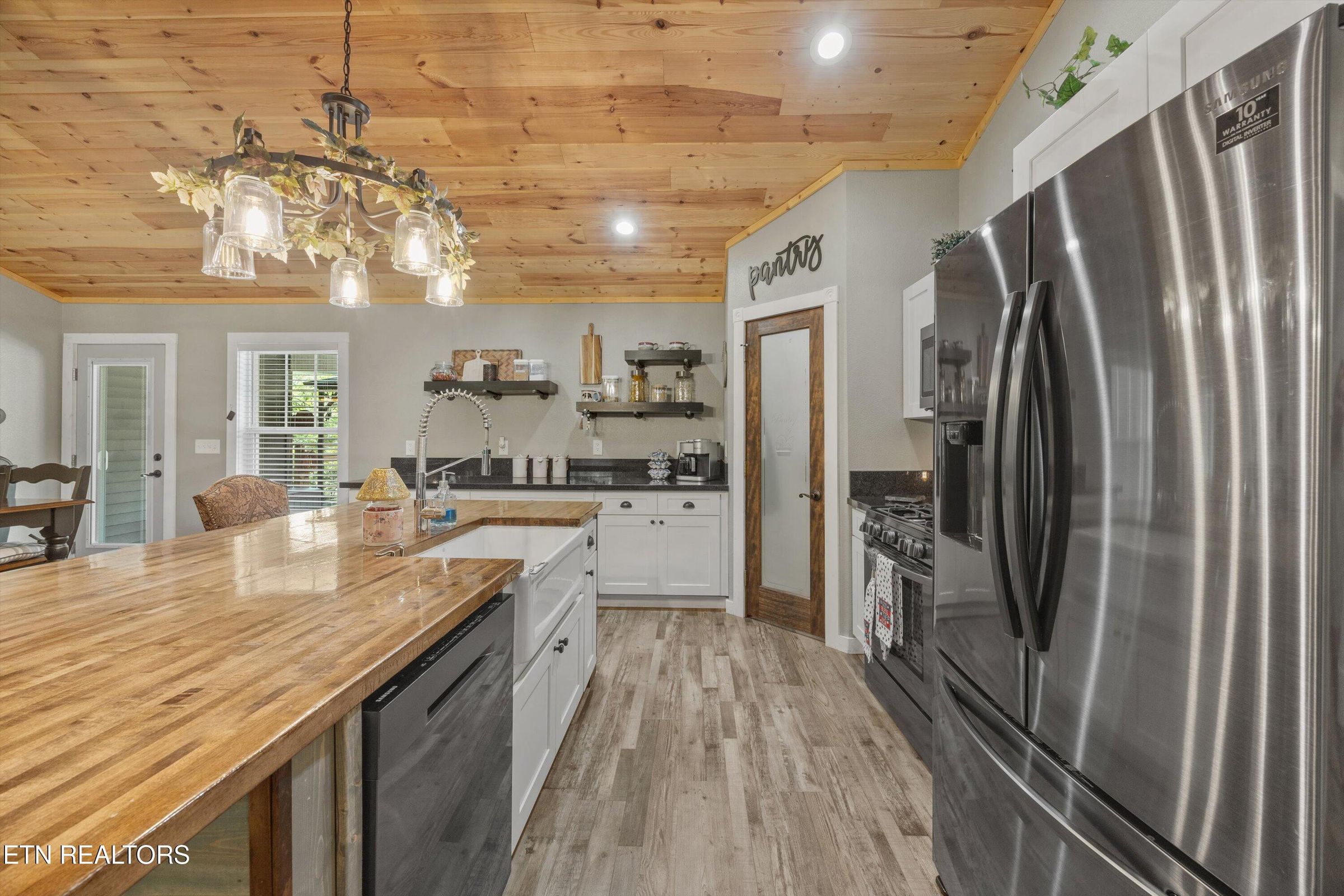 Sevierville, Tennessee, 37876, United States, 3 Bedrooms Bedrooms, ,4 BathroomsBathrooms,Residential,Forsale,1973590