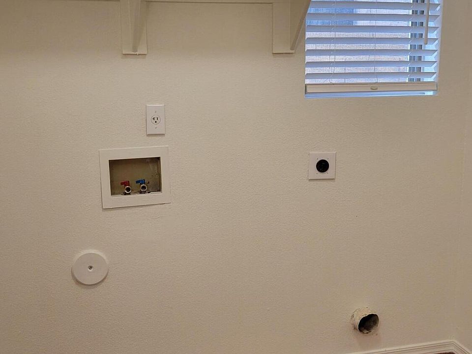 Phoenix, Arizona, 85050, United States, 4 Bedrooms Bedrooms, ,3 BathroomsBathrooms,Residential,Forsale,1971068